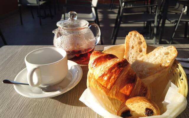 Regatta Living Hotel By Mint