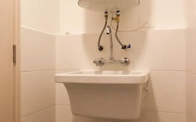 w Elegant 2BR w Balcony Near Larcomar