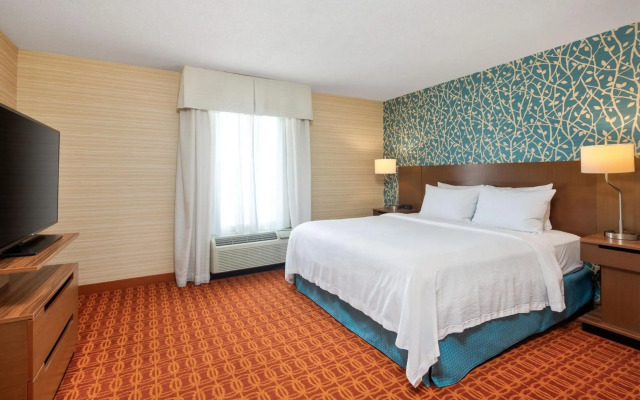 Fairfield Inn and Suites by Marriott Toronto Airport