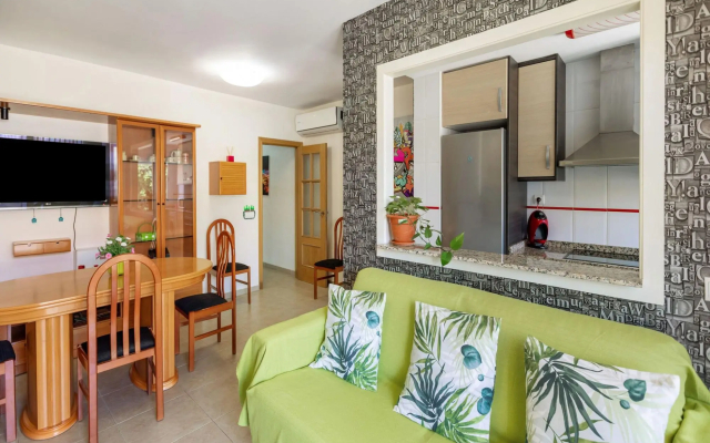 Simplistic Apartment in Almería next to the Seabeach