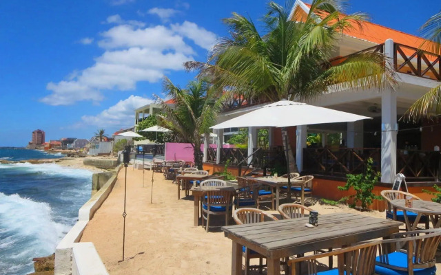 Scuba Lodge & Ocean Suites