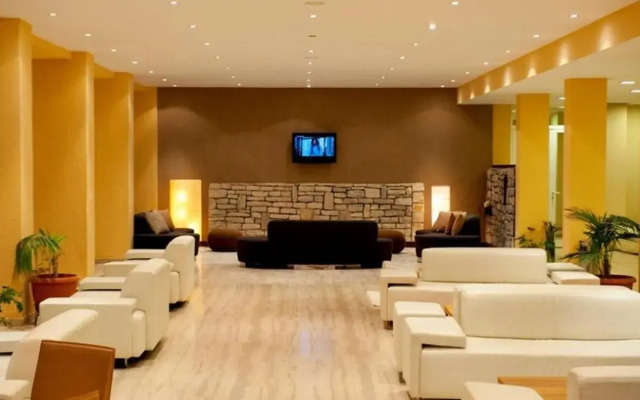Ninos Grand Beach Hotel & Resort