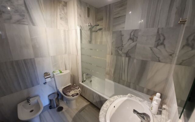 TGS & RUMEX Suites Banus
