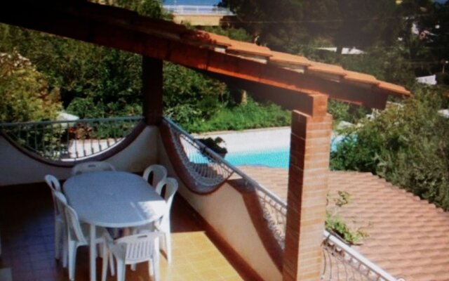 Panoramic Apartment in Villa With Pool and Garden Wi-fi