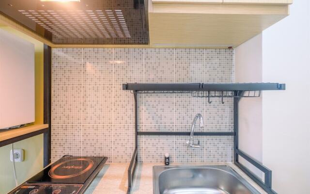 Cozy Living Studio Room at Evenciio Margonda Apartment