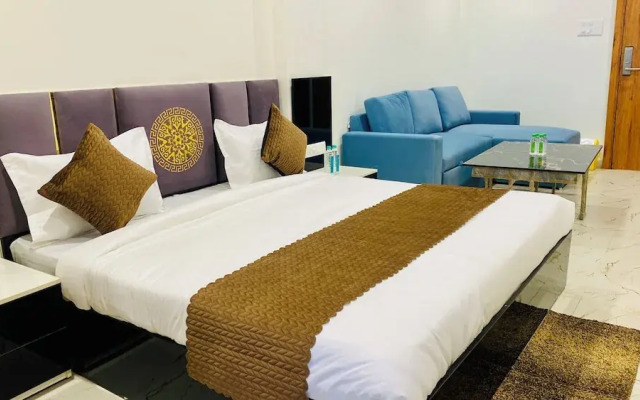 Stay 10 Parallel Apartment Hotel