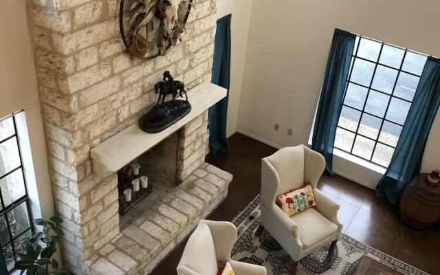 Windcrest Inn and Suites