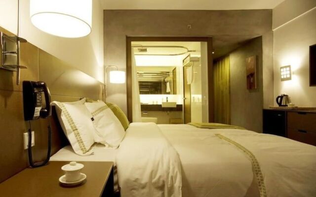 Zhangjiagang Newstay Vogue Hotel