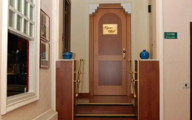 Hotel Iris Crillon