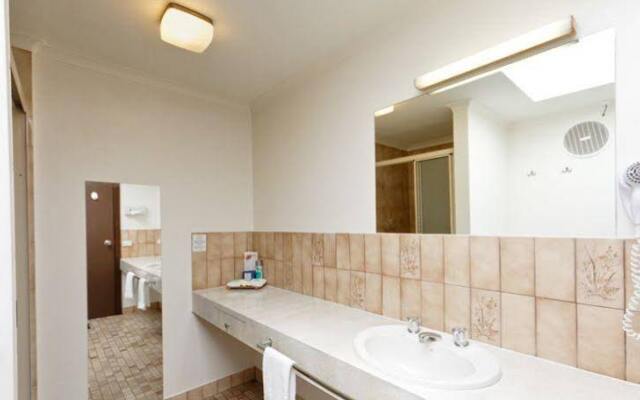 Belvoir Village Motel & Apartments