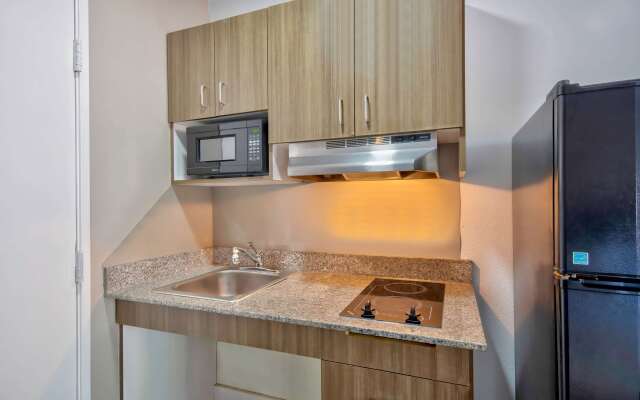Studio 6 Austin, TX - Midtown