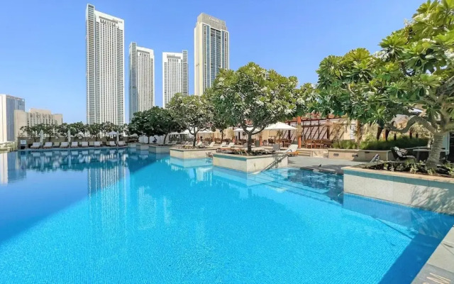 Address Dubai mall Balcony Burj view