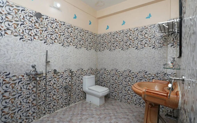 OYO 18686 Aradhya Residency