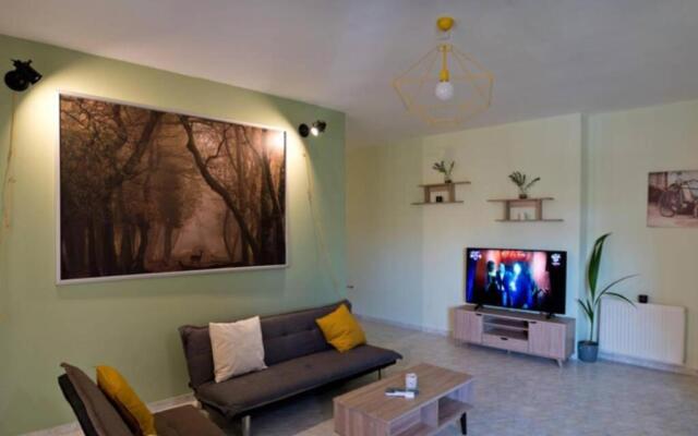 Chalkis Green Leaf House