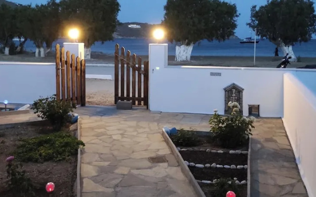 Studios Agira Serifos