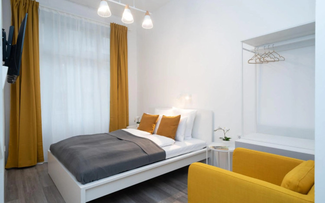 Modern stylish studio at central location