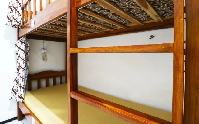 Rumah Larasati - Hostel