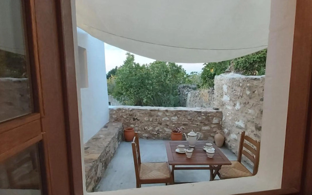 Traditional house in Asfendiou