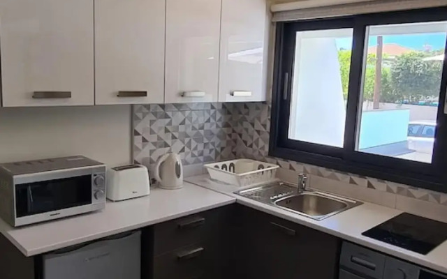 14 AN - 113 Nissi Twins Apartment
