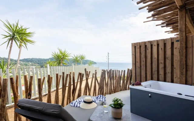 Petra Nera Skiathos
