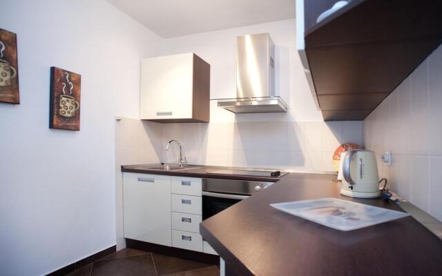 Trstenik Beach Apartments
