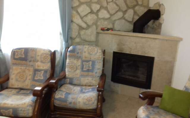 Apartment With one Bedroom in Tribanj, With Enclosed Garden and Wifi -