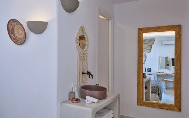 Mythic Paros