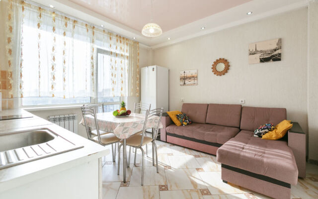 Apartments Yousinn on the street Geroyev Revolyutsii, 31