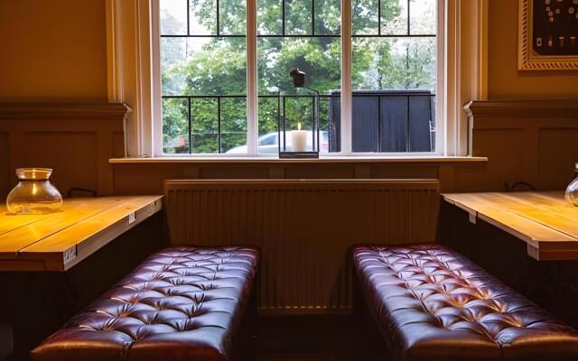 The Curious Pig in the Parlour