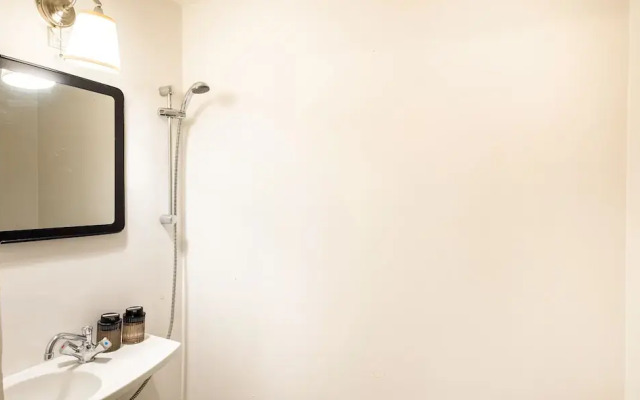 Sanders Tivoli 1- Lovely 2-bdr Apt Near Tivoli