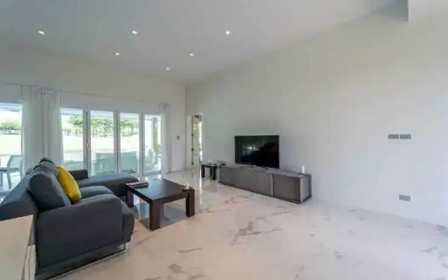 High-End Villa on Golf Course -BMG3