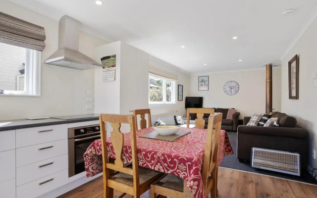 Le Solterre - Akaroa Holiday Home