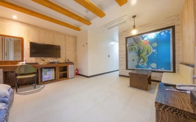 Voice The Zara Drive-in