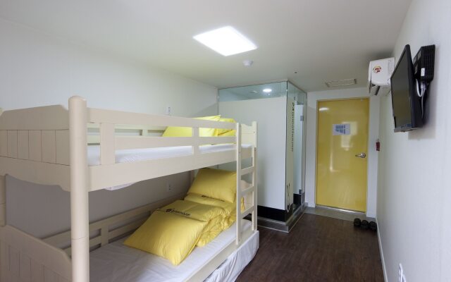 24 Guesthouse Myeongdong Town