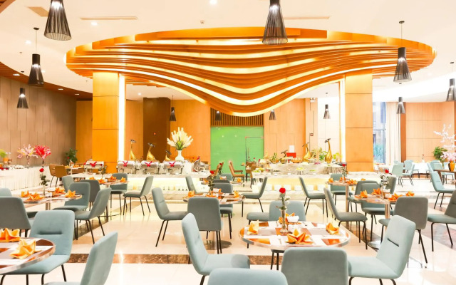 Muong Thanh Luxury Nhat Le Hotel