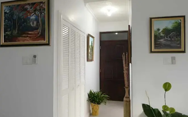 1-bed Smart Access Condo Near Bob Marley Museum