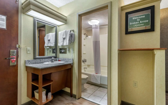 Econo Lodge Broken Arrow - Tulsa