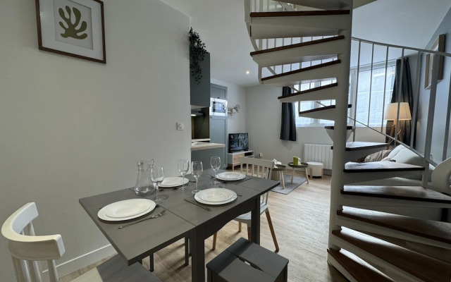 Duplex in Le Mans Near 24 Hours Circuit