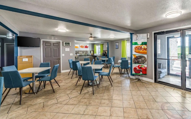 Quality Inn I-10 East near Frost Bank Center