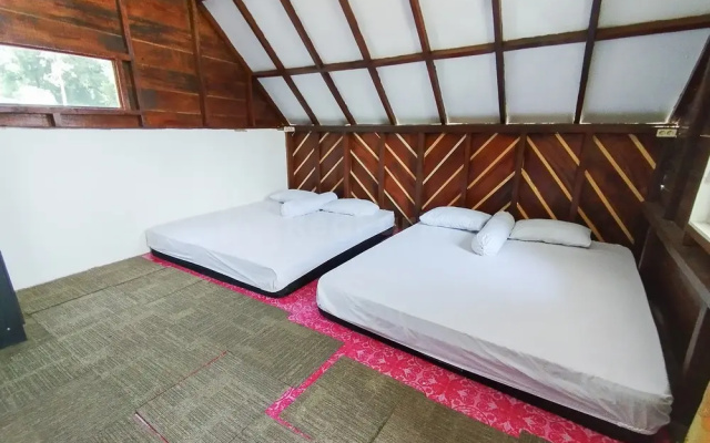 As Resto,Café & Hotel Mitra RedDoorz