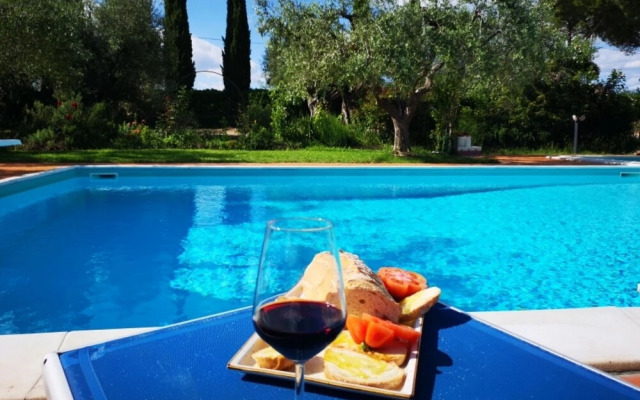 Mustard apt With Shared Pool