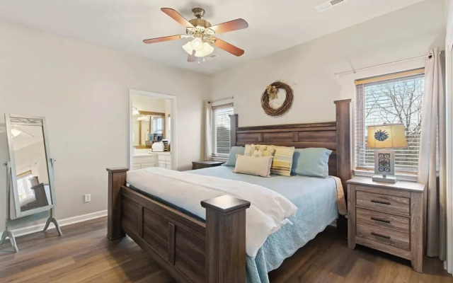 Oak Lane Escape - Branson - Resort Condo on Golf Course w/ Endless Amenities
