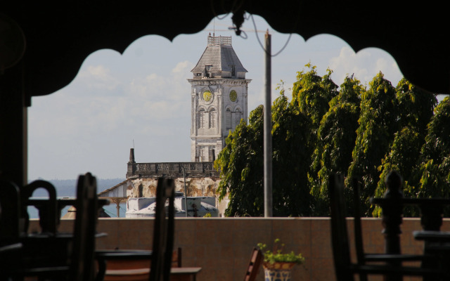 Tausi Palace Hotel