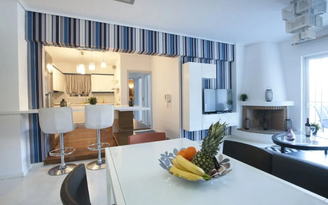 Glyfada, Modern Minimal Apartment