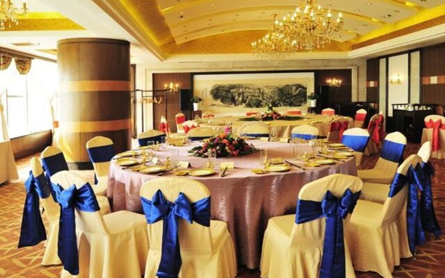 Golden Port Hotel