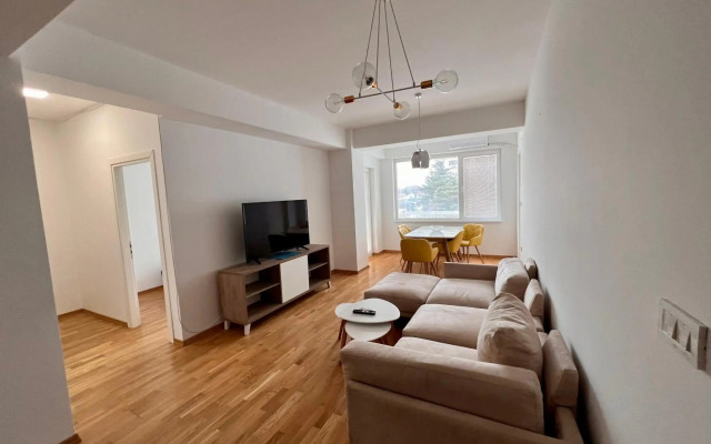 High-End Spacious Apartment next to City Mall