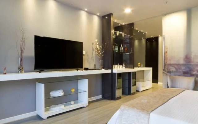 Ultra Luxury 2 Bed Loft in Lleras