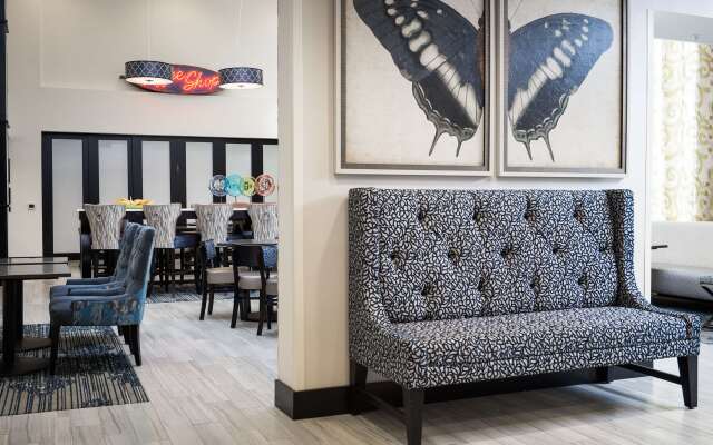 Hampton Inn & Suites La Crosse Downtown