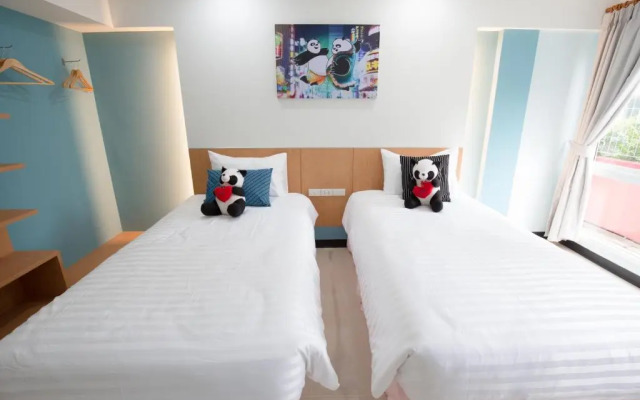 Lucky Panda Hotel