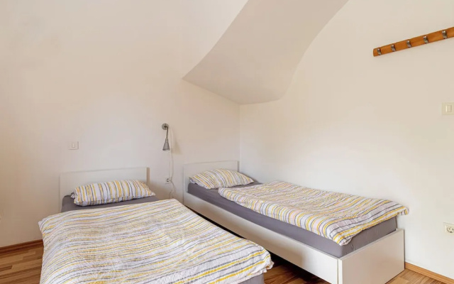 Apartments Lavric